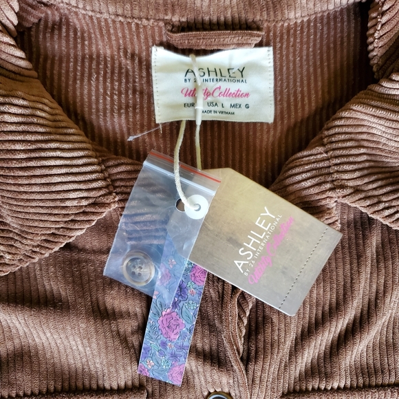 Ashley by 26 International Utility Collection Brown Corduroy Shirt Size Large - Picture 6 of 6